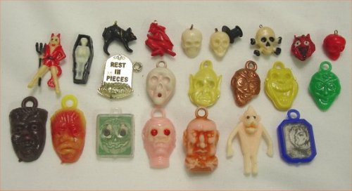 cryptofwrestling:<br /><br />
“ Various vintage Monster charms, etc. from vending machines (1960s)<br /><br />
”